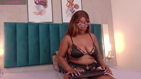 Krystal Ross online show from 17, 11, 2025