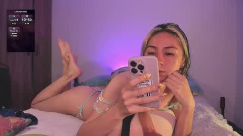 Snapshot of kxss_krawl chatting on 17, 10, 2025 Aria Kess online show from 17, 10, 2025