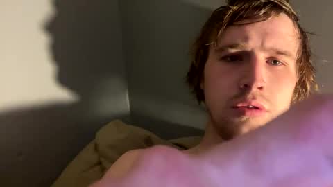 Snapshot of kylelovepussy69 chatting on 24, 2, 2025 kylelovepussy69 online show from 24, 2, 2025