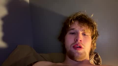 Snapshot of kylelovepussy69 chatting on 6, 3, 2025 kylelovepussy69 online show from 6, 3, 2025