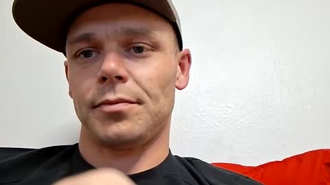 Snapshot of kylespade727 chatting on 4, 10, 2025 Thickcock813 online show from 4, 10, 2025