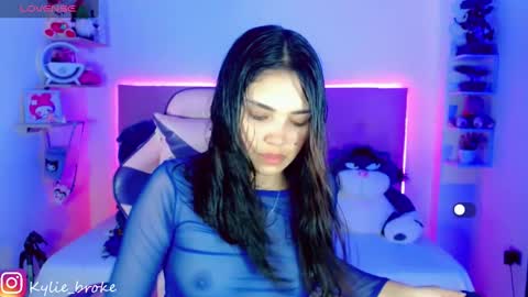 k ylie online show from 3, 2, 2025