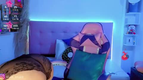 Snapshot of kylie_hottt_ chatting on 25, 3, 2026 k ylie online show from 25, 3, 2026