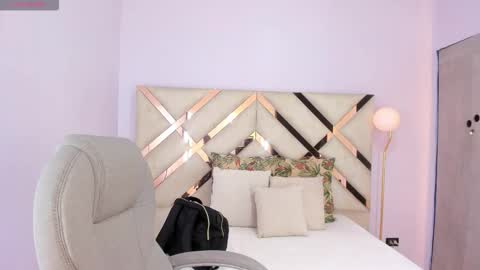 Kylie Reyes  online show from 3, 12, 2025