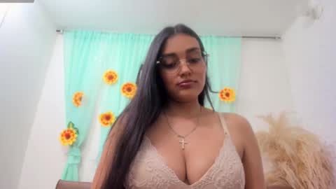 Snapshot of kylie_sweett_ chatting on 1, 12, 2025 kylye online show from 1, 12, 2025