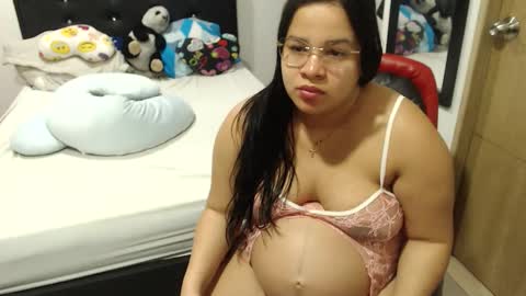 Snapshot of kylie_switch chatting on 28, 10, 2025 Instagram Kylie switch followme buy lovense here online show from 28, 10, 2025