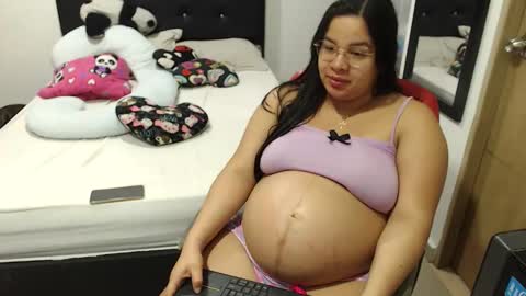 Snapshot of kylie_switch chatting on 22, 11, 2025 Instagram Kylie switch followme buy lovense here online show from 22, 11, 2025