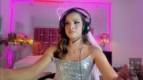 Snapshot of kylievictoria_ chatting on 12, 10, 2025 Kylie online show from 12, 10, 2025