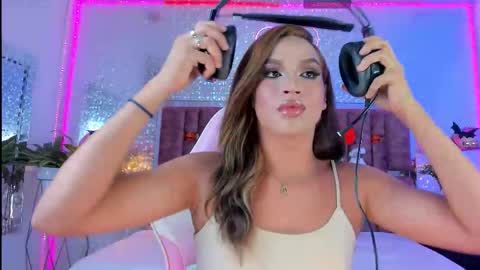 Snapshot of kylievictoria_ chatting on 20, 10, 2025 Kylie online show from 20, 10, 2025
