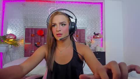 Snapshot of kylievictoria_ chatting on 24, 10, 2025 Kylie online show from 24, 10, 2025