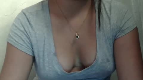 Snapshot of kyliexx98 chatting on 18, 3, 2026 kylie online show from 18, 3, 2026