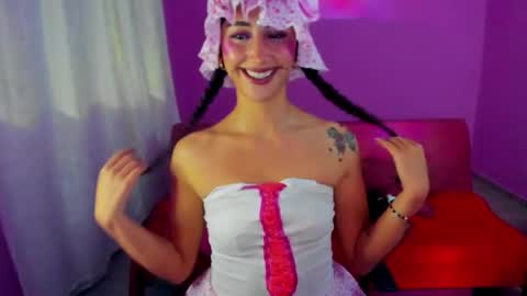 Kym Giraldo online show from 1, 11, 2025