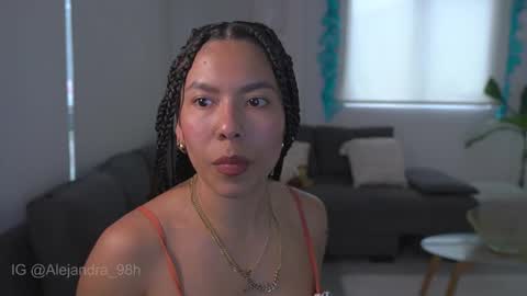 schedule 300 pm - 1100pm colombia time online show from 18, 12, 2025