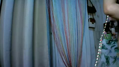 Snapshot of kyutshyne chatting on 4, 2, 2025 kyutshyne online show from 4, 2, 2025