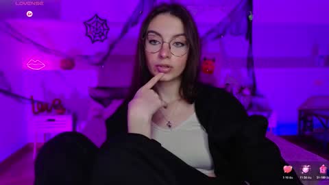 Margo  online show from 28, 10, 2025