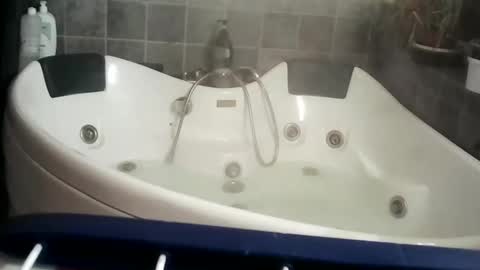 pelle and lady online show from 1, 3, 2025