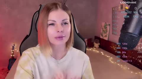 Snapshot of labanditta chatting on 4, 3, 2025 LaBandita online show from 4, 3, 2025