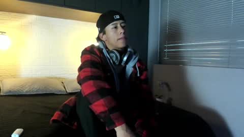 labrinthteasing online show from 15, 10, 2025