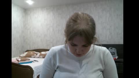 Snapshot of lady_cute_cat chatting on 28, 11, 2025 lady cute cat29 online show from 28, 11, 2025