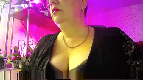 Lady Gloria online show from 4, 1, 2025