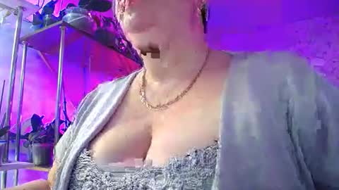 Lady Gloria online show from 12, 1, 2026