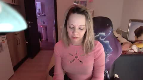 lady_smile69 online show from 23, 2, 2025