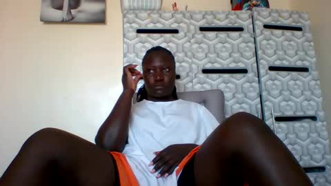 lindah32 online show from 30, 12, 2024