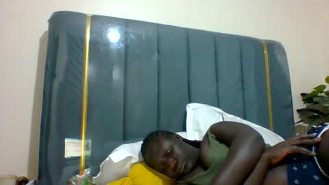 lindah32 online show from 23, 2, 2025