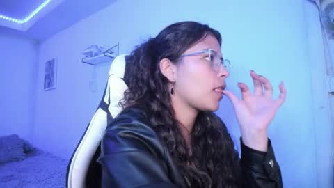  Lady  online show from 8, 2, 2026