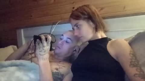 Snapshot of ladybug9097 chatting on 28, 11, 2025 RockStar Couple online show from 28, 11, 2025