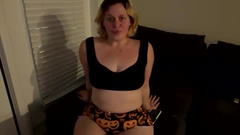 ladycooks23 online show from 5, 10, 2025