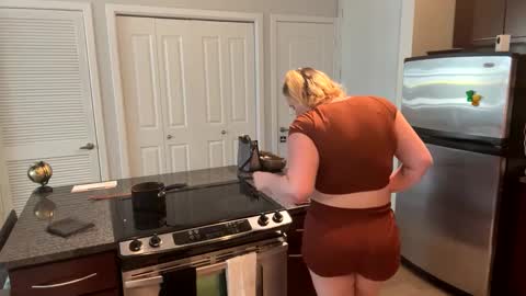 ladycooks23 online show from 7, 10, 2025