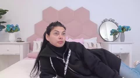 Lia online show from 18, 2, 2025