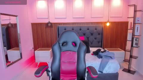 LADY  online show from 8, 10, 2025