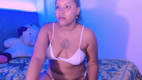 Snapshot of ladypussy69779756 chatting on 5, 2, 2026 laura online show from 5, 2, 2026