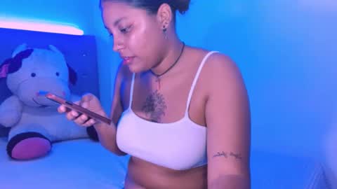 Snapshot of ladypussy69779756 chatting on 9, 2, 2026 laura online show from 9, 2, 2026