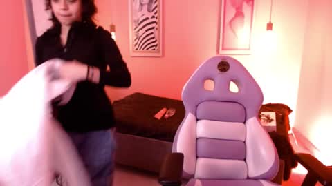 Ladywawy  online show from 10, 9, 2025