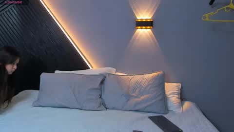 Snapshot of laia_and_aloby chatting on 17, 3, 2026 online show from 17, 3, 2026