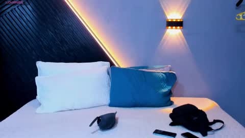 Snapshot of laia_and_aloby chatting on 18, 3, 2026 online show from 18, 3, 2026