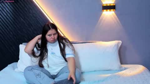 Snapshot of laia_and_aloby chatting on 24, 3, 2026 online show from 24, 3, 2026