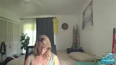 Snapshot of lailagetsnaked chatting on 14, 10, 2025 Laila Delight Goddess of Light online show from 14, 10, 2025