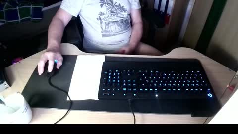 Snapshot of lala680 chatting on 23, 11, 2025 Leonidas online show from 23, 11, 2025