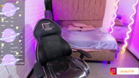 Lala  online show from 4, 11, 2025