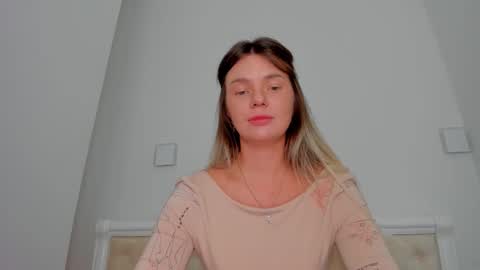 Snapshot of lallie_ chatting on 6, 11, 2025 Lallie online show from 6, 11, 2025