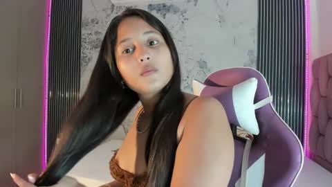 Snapshot of laly_cherry_ chatting on 30, 10, 2025 Laura online show from 30, 10, 2025