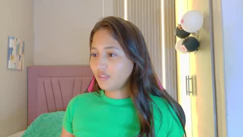 Snapshot of laly_cherry_ chatting on 16, 11, 2025 Laura online show from 16, 11, 2025