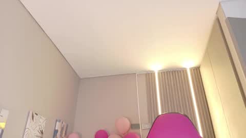 Snapshot of laly_cherry_ chatting on 20, 11, 2025 Laura online show from 20, 11, 2025