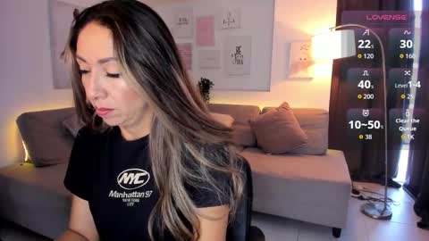 laly_dolce online show from 10, 9, 2025