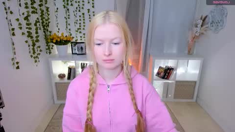 Snapshot of laly_peach chatting on 4, 3, 2026 Laly online show from 4, 3, 2026