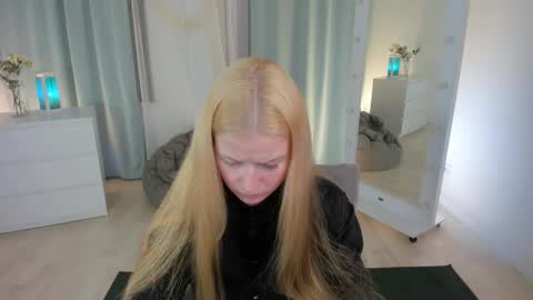 Snapshot of laly_peach chatting on 14, 3, 2026 Laly online show from 14, 3, 2026